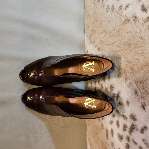 Vince Camuto Signature ~ Ronan ~ Bordo color ~ EEL Panel Size 8 - Picture 6 of 7